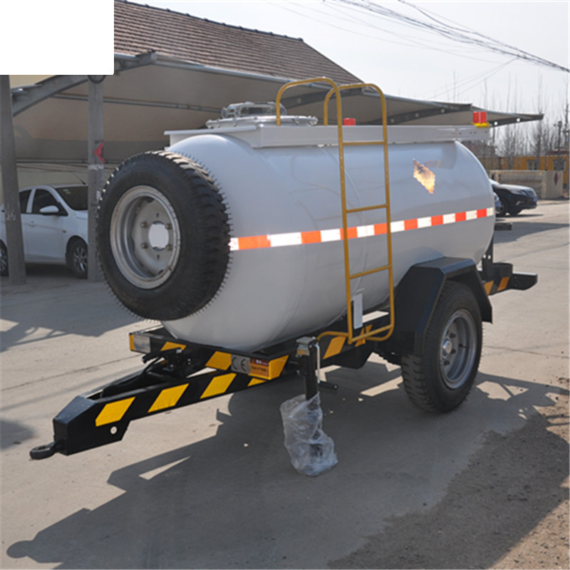 2吨单轴油罐拖车 