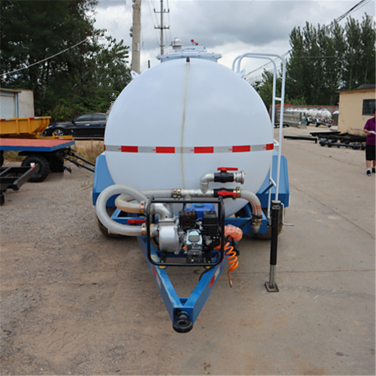 6吨园林喷洒水罐拖车 