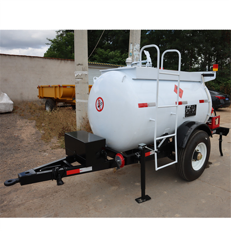 2吨油罐拖车 