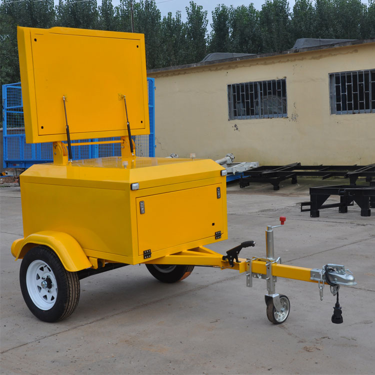 道路施工警示车 